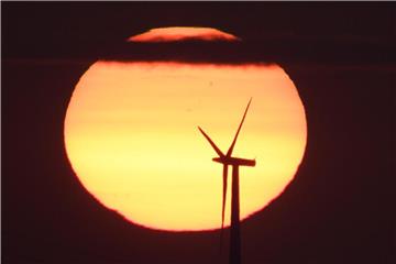 Laut einer Studie könnte Deutschland das EU-Ziel für den Anteil erneuerbarer Energien verpassen. Foto: Julian Stratenschulte