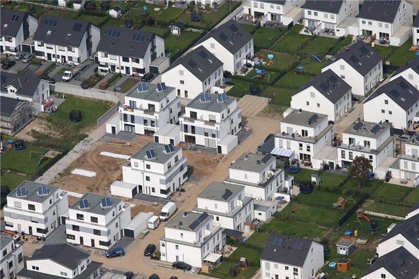 Baukindergeld wird bei Quadratmetern gedeckelt Laut Koalitionsvertrag sollen Familien für den Kauf oder Bau einer Wohnung oder eines Hauses zehn Jahre lang 1200 Euro pro Kind und Jahr erhalten. Foto: Oliver Berg