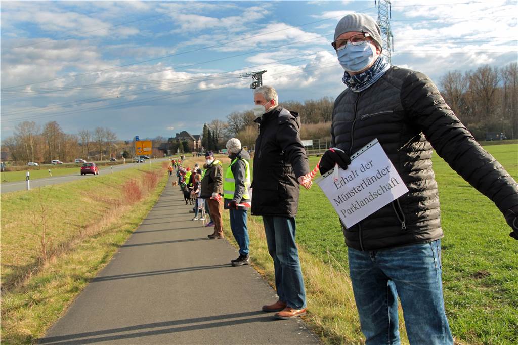 Industrie- und Gewerbegebiet Nordlippestraße: Die Chronologie der Ereignisse in Werne Laut Polizeiangaben nahmen rund 500 Leute einige Tage nach der Ausschusssitzung an einer Protestaktion gegen das geplante Industrie- und Gewerbegebiet teil.