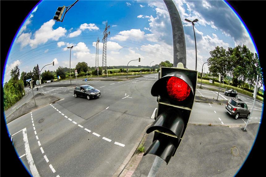 Politiker geben kein grünes Licht für neue Ampel Laut Verwaltung droht der Ampelanlage an der Kreuzung Haberland-, Westerfilder und Bodelschwingher Straße demnächst ein Totalausfall.