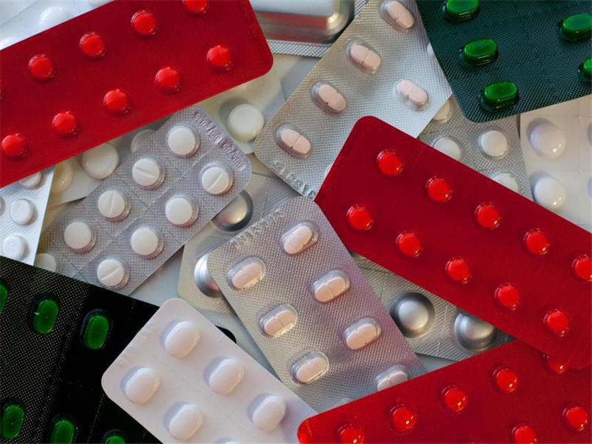 Pharmaverband: Arzneimittelausgaben 2013 leicht gestiegen Laut vfa stiegen die Arzneimittelausgaben der Gesetzlichen Krankenversicherung 2013 um 3,1 Prozent auf 30,09 Milliarden Euro. Foto: Patrick Pleul