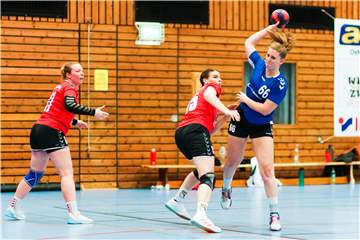 Lea Schröer (r) steuerte vier Treffer zum Derbysieg bei.
