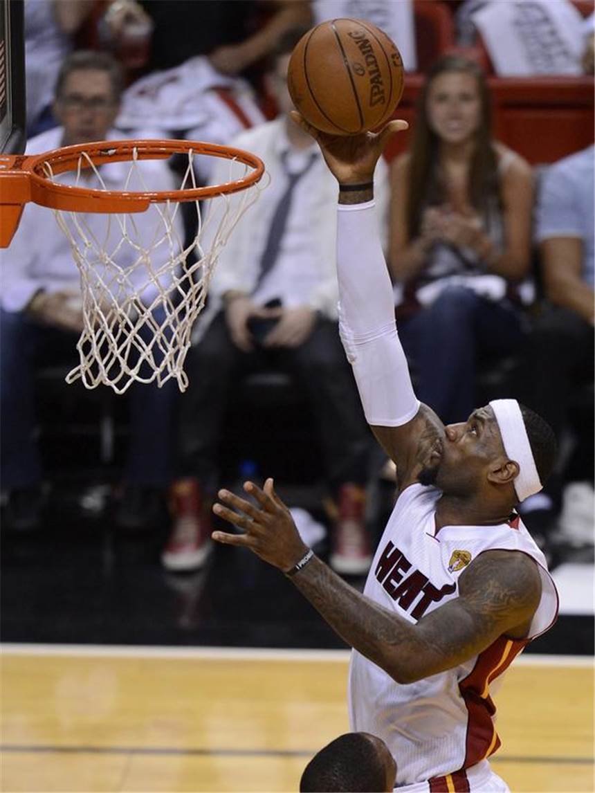 Miami kurz vor NBA-Titel - Oklohoma braucht Wunder LeBron James erzielte 26 Punkte für die Miami Heat. Foto: Rhona Wise