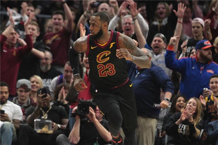 Cleveland Cavaliers gleichen gegen Indiana aus LeBron James von den Cleveland Cavaliers war mit 32 Punkten und 13 Rebounds bester Spieler im Spiel gegen Indiana Pacers. Foto: Leah Klafczynski/Akron Beacon Journal via Zuma
