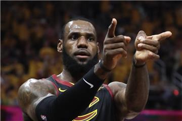 LeBron James war mit 44 Punkten der Topscorer beim 111:102-Sieg gegen die Boston Celtics. Foto: Tony Dejak