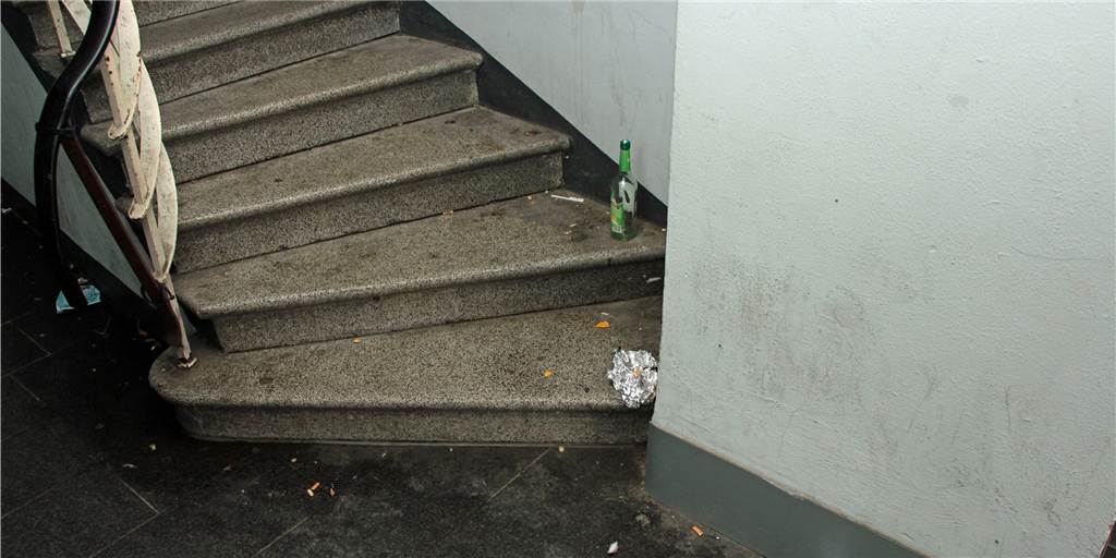 Gut, dass die Kroes-Passage in Werne nachts und am Wochenende dicht ist Eine verdreckte Treppe in Werne
