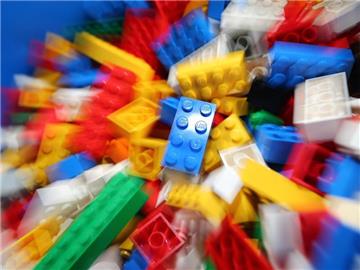 Lego will in Fabriken in mehreren Ländern investieren. Foto: Karl-Josef Hildenbrand