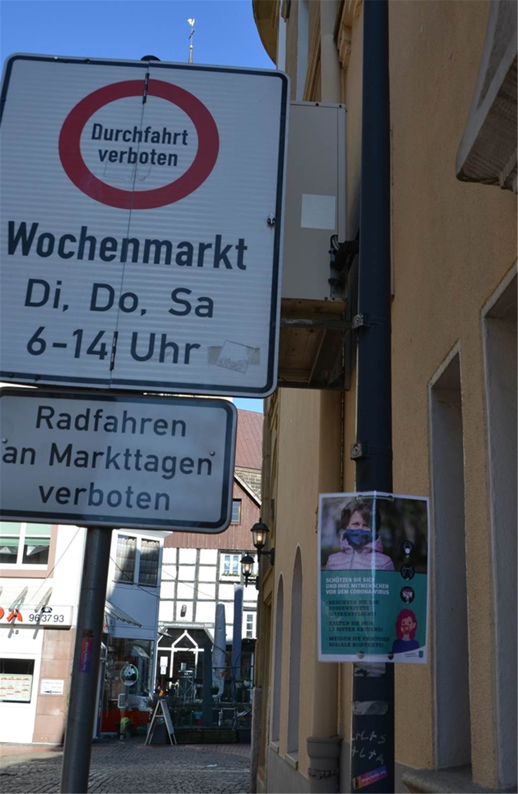 Der Check: Viele Castrop-Rauxeler tragen Maske – aber längst nicht alle „Leicht zu übersehen sind die Schilder zur Einhaltung der Maskenpflicht“, findet Passant Andreas Rex (51).