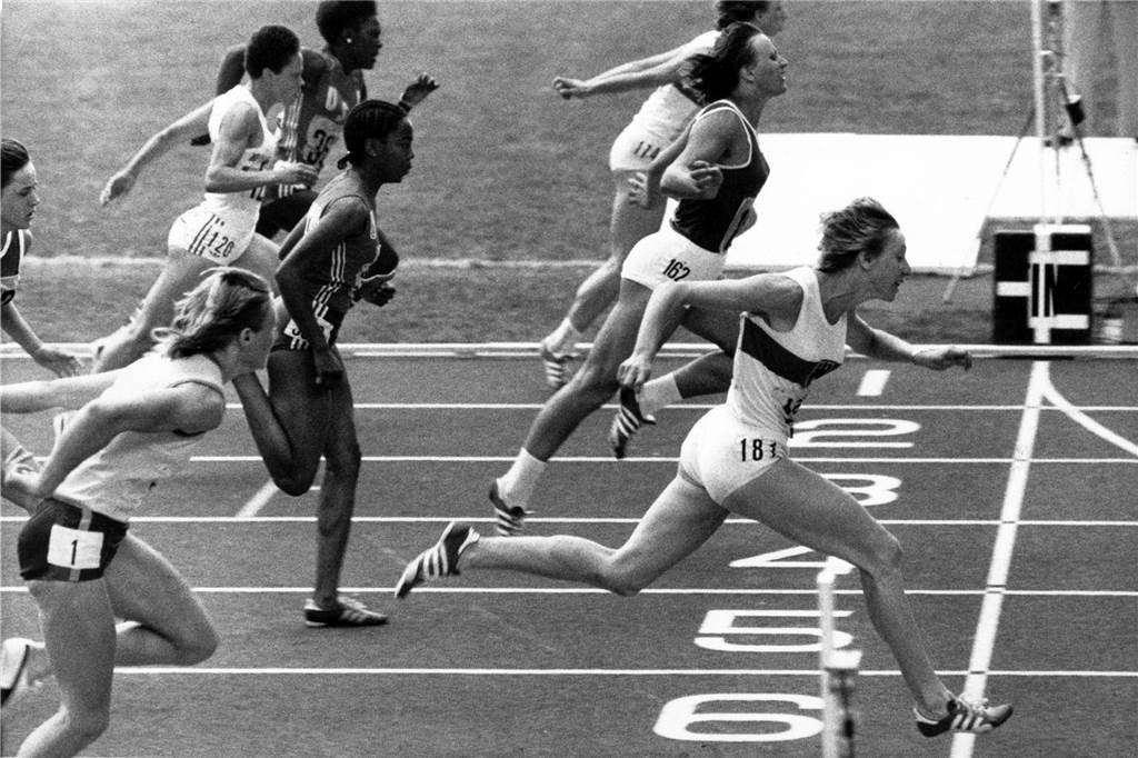 Dortmunder Olympia-Sieger klagen an: „IOC-Chef Thomas Bach ging‘s ums Finanzielle“ Leichtathletin Annegret Richter (69) holte Olympia-Gold und -Silber in München 1972 und in Montreal 1976, dazu einen Weltrekord über 100 Meter.
