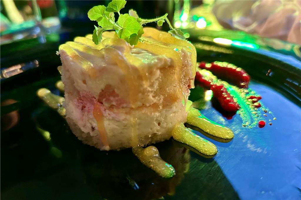 Sechs-Gänge-Menü mit Riesen-Weinflaschen und Überraschung in der Trattoria 5. Gang bei der Big Botte Party in der Trattoria Puglia in Castrop-Rauxel