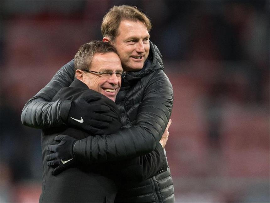 RB Leipzig will in diesem Winter keine Spieler mehr holen Leipzigs Sportdirektor Ralf Rangnick (l) und Trainer Ralph Hasenhüttl haben die Kaderplanung abgeschlossen. Foto: Marius Becker