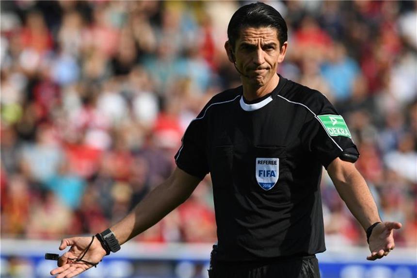 Leitet das erste Relegationsspiel zwischen Wolfsburg und Kiel: Schiedsrichter Deniz Aytekin. Foto: Patrick Seeger