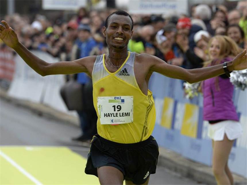 Äthiopier Berhanu gewinnt Dubai-Marathon Lemi Berhanu gewann überraschend in Dubai. Foto: Steffen Schmidt
