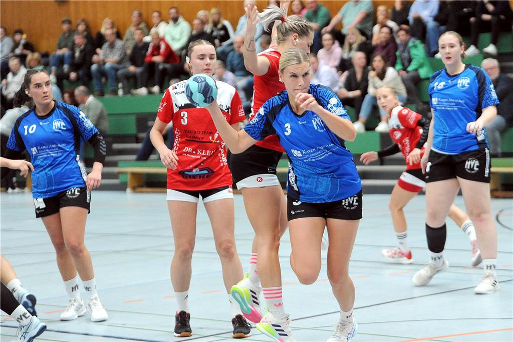 „Kein Krisengipfel“ bei HSG Schwerte/Westhofen : Nun kommt mit Hemer „ein dickes Brett“ Lena Schröer und die HVE Villigst-Ergste sind am Samstag in der Verbandsliga bei der DJK Coesfeld zu Gast.