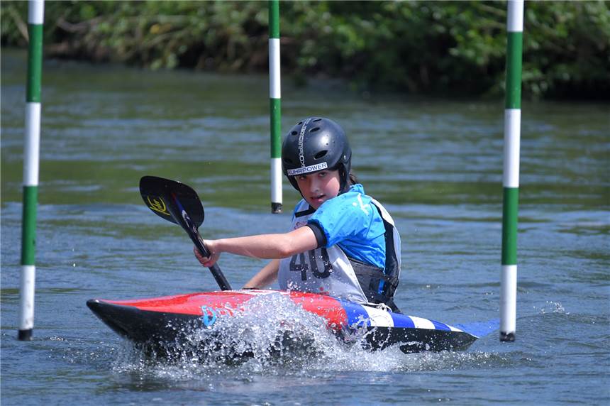 Einsames Paddeln, Plätzchen vor dem Computer und jede Menge Nominierungen Leni Brand, hier beim Schwerter Ruhrslalom 2019, ist eine von 17 Slalomkanuten des KVS, die sich über eine Kadernominierung fürs nächste Jahr freuen dürfen.