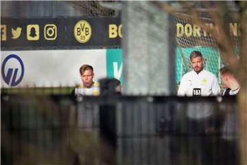 Lennard Maloney nahm am Mittwoch am Training der Profis teil und dürfte auch gegen Arminia Bielefeld zum BVB-Kader gehören.