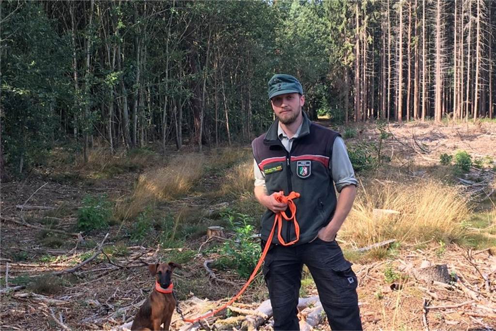 Waldbrandgefahr: Förster und Feuerwehr in Dorsten in Alarmbereitschaft Lennart Besten ist Revierförster in Dorsten und Umgebung.