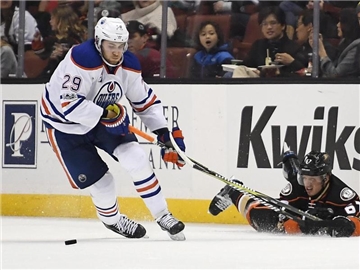 Leon Draisaitl spielt eine ganz starke Saison. Foto: Mark J. Terrill