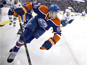 Leon Draisaitl steht in der NHL bei den Edmonton Oilers unter Vertrag. Foto: The Canadian Press/Jason Franson/dpa