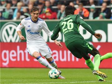 Leon Goretzka (l) erzielte den Schalker Siegtreffer gegen Werder Bremen. Foto: Carmen Jaspersen