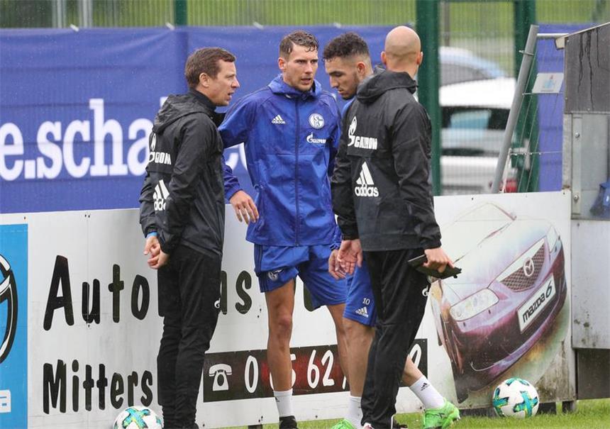 Goretzka muss mit Muskelfaserriss pausieren Leon Goretzka (M.) muss rund eine Woche pausieren.
