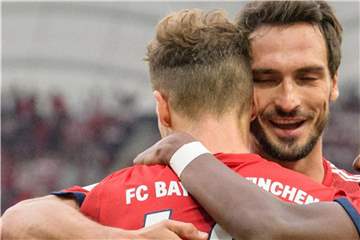 Leon Goretzka und Mats Hummels können wohl für den FC Bayern in der Champions League auflaufen. Foto: Matthias Balk