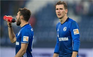 Leon Goretzkas (r.) Verbleib auf Schalke ist weiter offen.
