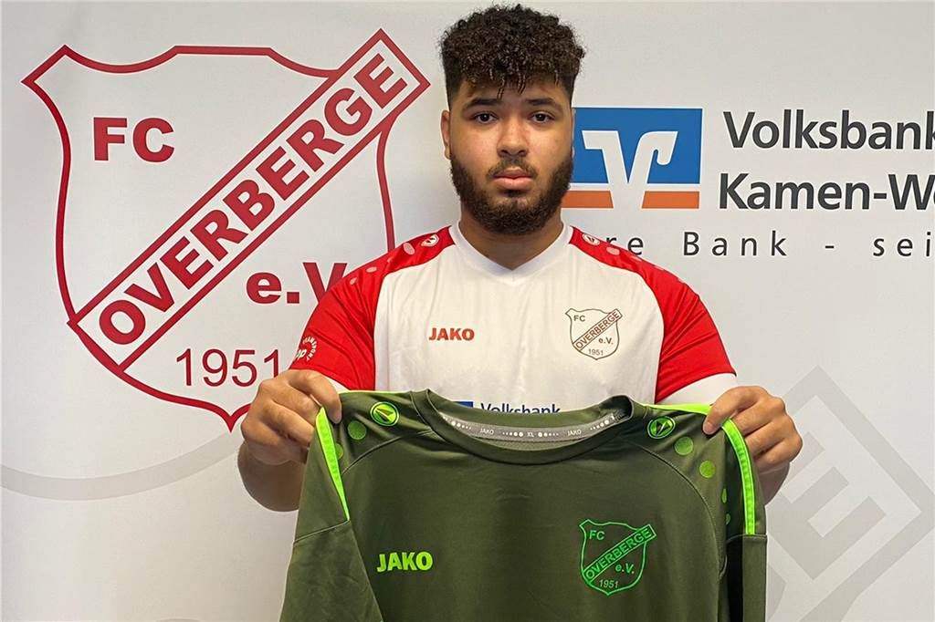 Rückkehr zu den jungen Wilden: FC Overberge gewinnt körperstarken Spieler Leon Ojo kehrt ins Team des A-Kreisligisten FC Overberge zurück.