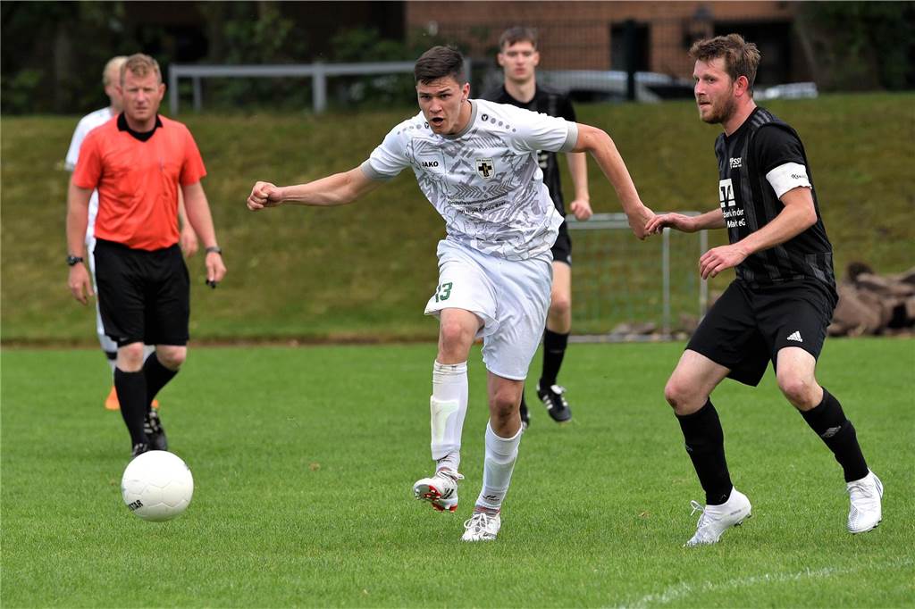 Leon Schwadt will Abschied beim BVH Dorsten vergolden: „Emotional“ und „voller Extase“ Leon Schwandt (l.) verabschiedet sich am Pfingstmontag.