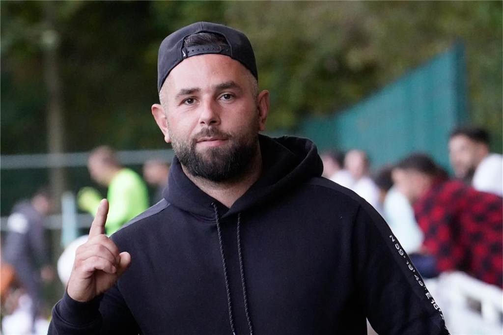 Von Barkenberg in den Weltfußball: Hassan Maatouk ist Star der Netflix-Serie „Captains“ Leonard Shpatollaj