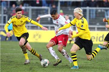 Leonardi Balerdi (l.) und Kolbeinn Finnsson beim Duell mit RW Essen.