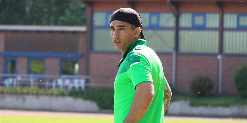Chaos-Schlussphase verdirbt die Stimmung beim Stockumer Auswärtssieg: „Uns fehlt die halbe Abwehr!“ Leonardo Amoresano hat gleich zu Beginn der Saison mit neuen Sorgen zu kämpfen.