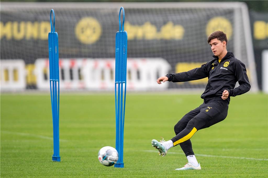 Der BVB hofft auf Mats Hummels: Noch kein finales Ergebnis Leonardo Balerdi kam in der Bundesliga noch nicht zum Einsatz.