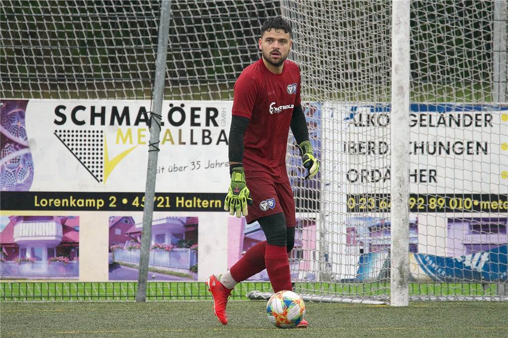 Abgang vom TuS Haltern: Spieler wechselt nach 21 Jahren erstmals den Verein Leonhard Backmann-Stockhofe am Ball.
