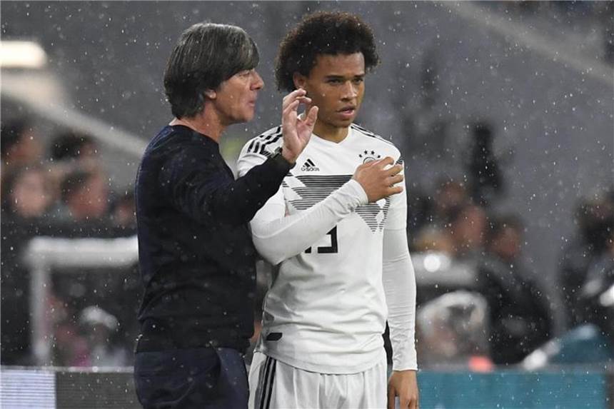Nationalspieler Sané ist Vater geworden Leroy Sané (r) ist Vater einer Tochter geworden. Foto: Sven Hoppe