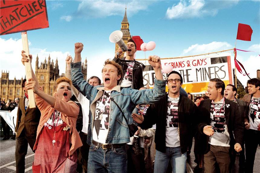 Komödie über schwule Briten und konservative Bergleute Lesben, Schwule und Bergleute demonstrieren 1984 zum ersten Mal gemeinsam gegen die Thatcher-Regierung.