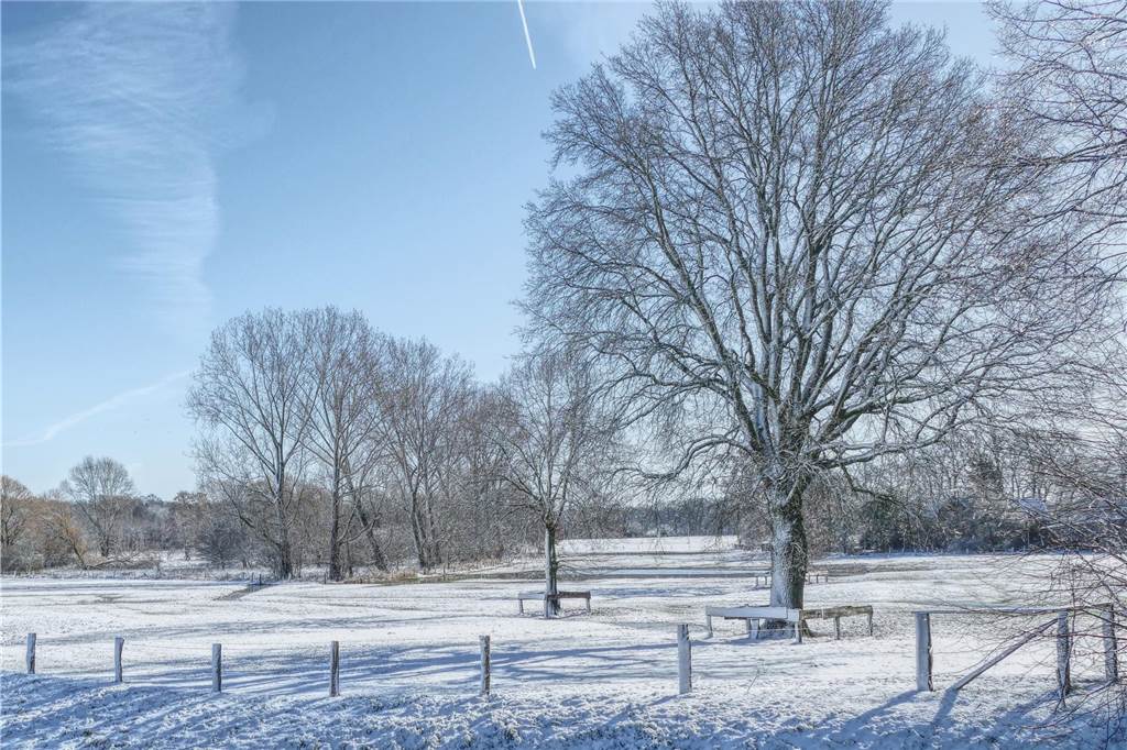 Leser Bernhard Fritsche hat mit seiner Kamera die Winterstimmung an den Dinkelwiesen festgehalten.