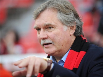 Leverkusens Geschäftsführer Michael Schade kündigte zu der Sperre von Hakan Calhanoglu Gespräche an. Foto: Jonas Güttler