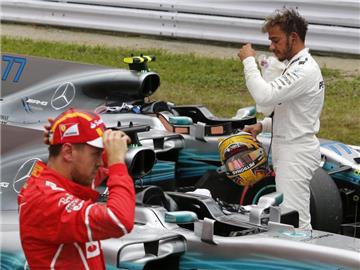 Lewis Hamilton hat 34 Punkte Vorsprung auf Sebastian Vettel. Foto: Toru Takahashi