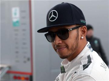 Lewis Hamilton hat keinen Druck bei Mercedes zu verlängern. Foto: Peter Steffen