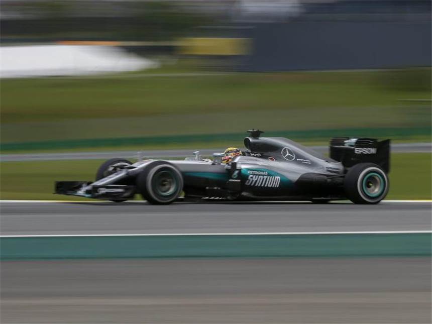 Hamilton holt Pole Position in Brasilien vor Rosberg Lewis Hamilton sicherte sich in Brasilien die pole Position. Foto: Sebastiao Moreira