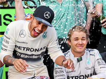 Lewis Hamilton und Nico Rosberg holten alle ihre Doppelerfolge in der Saison 2014. Foto: Srdjan Suki