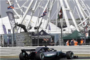 Lewis Hamilton war in Silverstone im Training bisher am schnellsten. Foto: Luca Bruno/AP