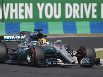 Lewis Hamilton will in der Qualifikation zum Grand Prix von Ungarn die 68. Pole Position seiner Karriere herausfahren. Foto: Darko Bandic