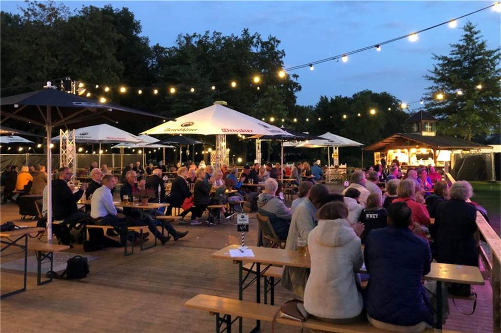 Schlossbiergarten ist zurück: Einfacher Biergarten oder Event-Location? Schlossbiergarten Ahaus