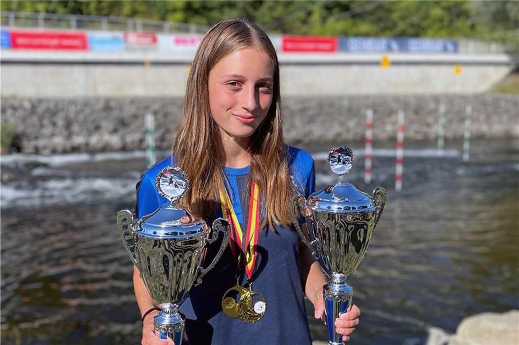 Lina Hellmeier fliegt allen davon: Der Schwerter Sport hat eine neue Deutsche Meisterin Lina Hellmeier räumte bei den Deutschen Schülermeisterschaften in Zeitz mächtig ab.