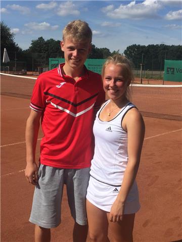 Lina Kötterheinrich und Ruben Angrick sind befreundet und feuerten sich bei ihren Spielen gegenseitig an. 