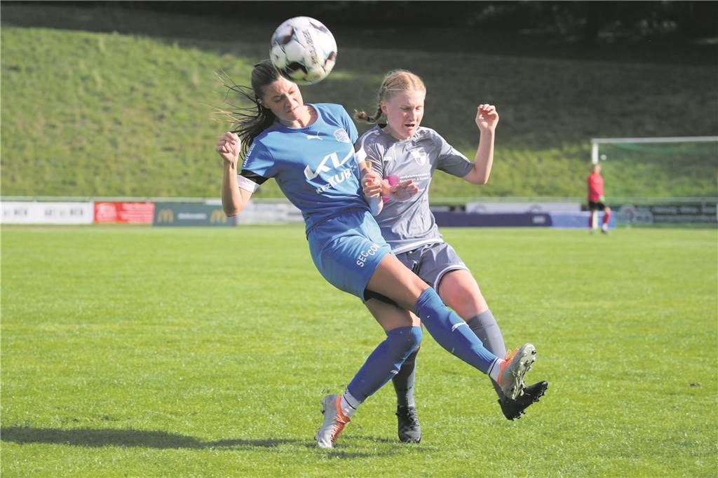 Meister und Absteiger: Diese Entscheidungen können am Wochenende im Fußballkreis RE fallen Lina Wipperfürth (l.) und der 1. FFC Recklinghausen können den direkten Abstieg verhindern.
