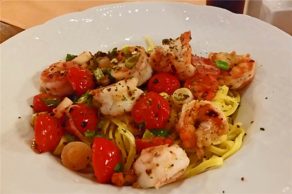 Exzellent speisen in der Legdener Partyhochburg Dorf Münsterland Linguine mit gebratenen Riesengarnelen