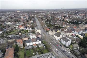 Links der B235 liegt die Erich-Kästner-Schule. Hier und weiter nördlich (Reckinghauser Straße) war die AfD stark.